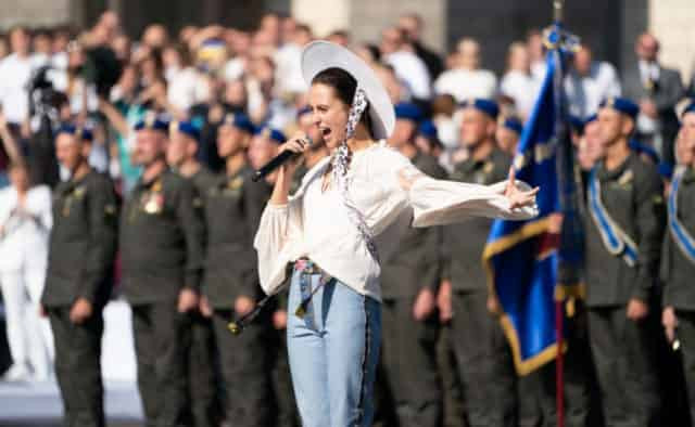 Рэперша, которая пела Гимн на День Независимости, угодила в грандиозный скандал (ФОТО)