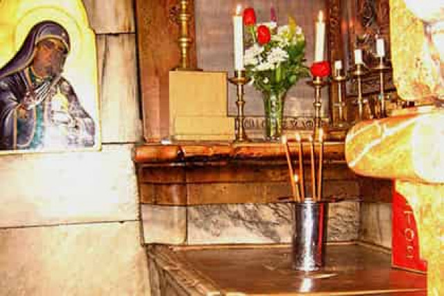 Археологи вскрыли гроб Христа