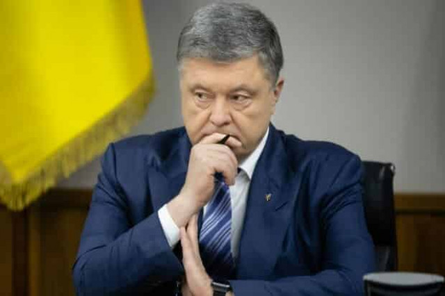 Суд дозволив вилучити з Офісу президента документи про відпустки та відрядження Порошенко