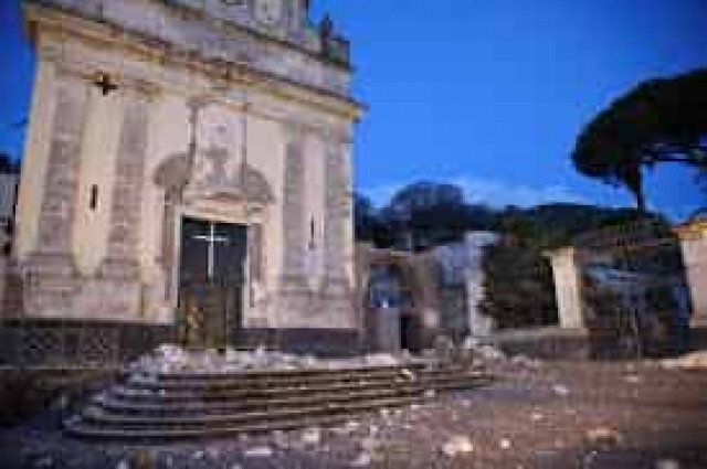 Magnitude 4.8 earthquake in Sicily causes damage, injuries