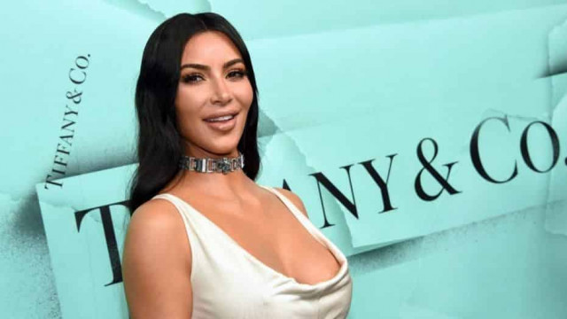 Kim Kardashian shows off expensive Birkin bag collection in bikini selfie