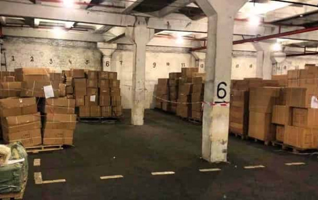 Зеленский нашел в порту 23 тонны игрушек