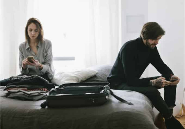 5 признаков того, что партнер собирается сделать чек-аут из вашего брака