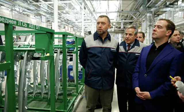 Дерипаска отказывается от контрольного пакета в компании «Русал», против которой введены санкции
