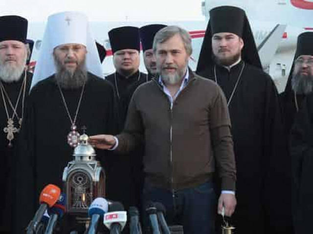 В Киев доставили Благодатный огонь