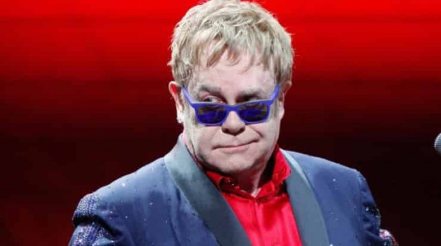 Элтон Джон попросил оставить секс и наркотики 
