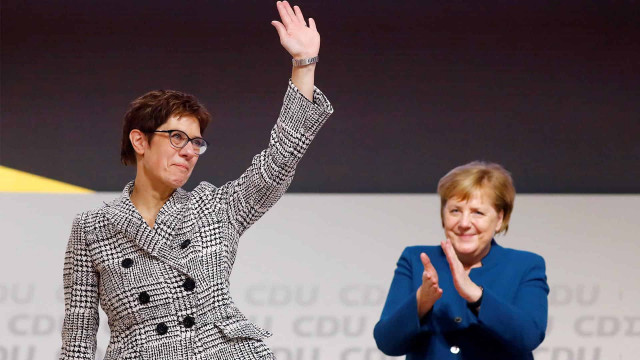 Меркель сомневается в работе своей преемницы