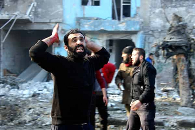 Казни сирийские
Участники войны в Сирии соревнуются друг с другом в изощренности пыток