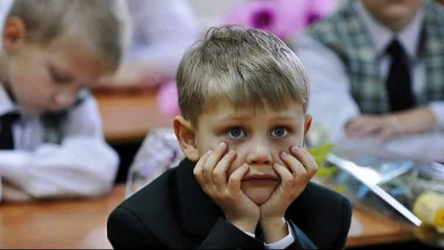 На Донбасі через бойові дій закрили 10 шкіл