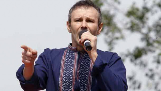 Зеленский в Золотом: Вакарчук раскритиковал президента (ФОТО)