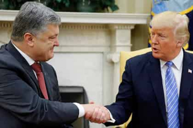 Порошенко попросил Трампа передать послание Путину