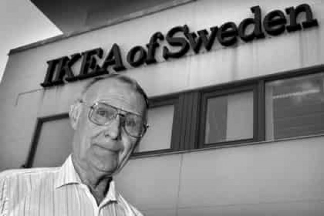 Умер создатель IKEA