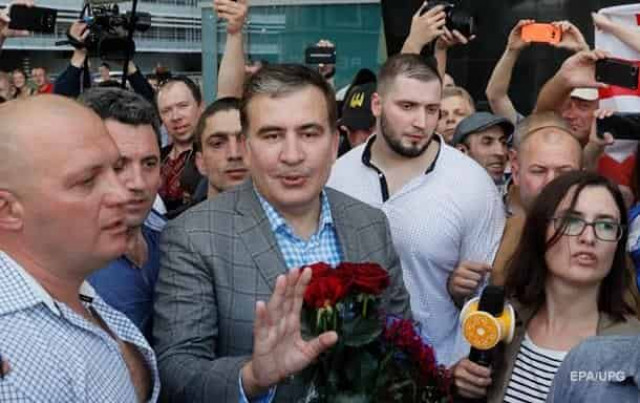 Суд разрешил партии Саакашвили участвовать в досрочных парламентских выборах
