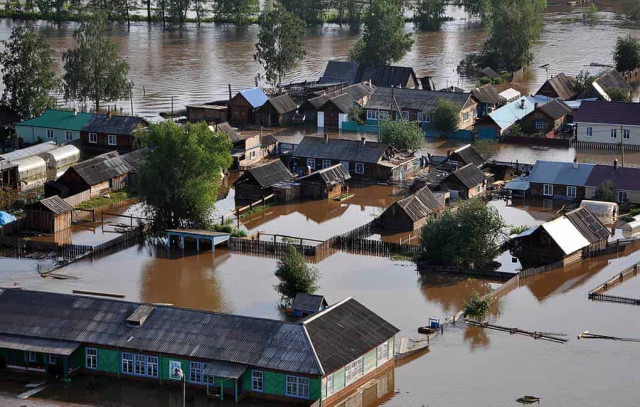 Over 400 people evacuated by boats and helicopters from flood-stricken Irkutsk region
