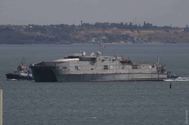 В Одесском порту пришвартовался американский корабль с военными на борту
