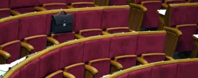 У Слузі народу скаржаться на незручні крісла у ВР
