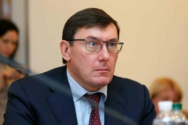 Луценко после увольнения останется прокурором
