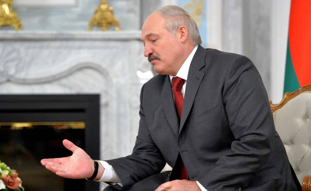 Навіщо Лукашенку потрібна дружба з Україною