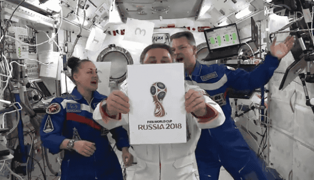 Официальную эмблему ЧМ-2018 презентовали на МКС