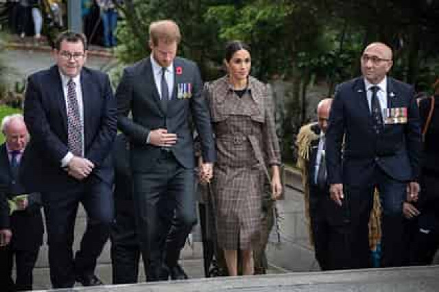 Кейт Миддлтон приучила Меган Маркл к дешевой одежде