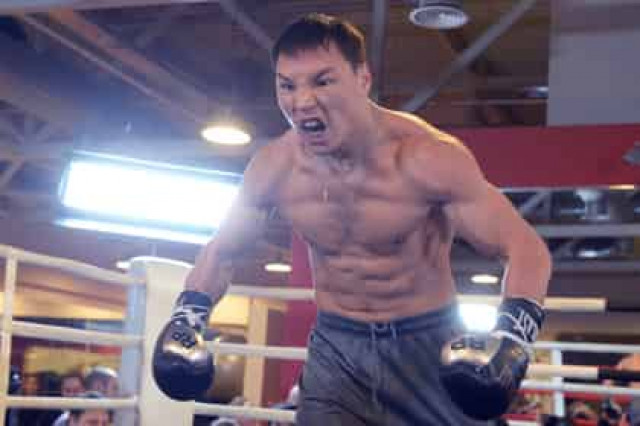 Руслан Проводников победил мексиканца Кастильо
