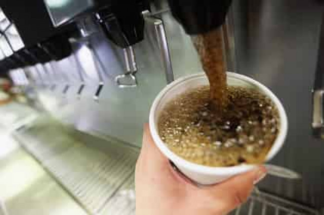 Во Франции запретили бесплатную газировку