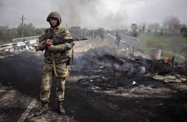  Украинские военные уничтожили грузовик боевиков с вооружением