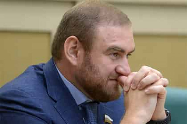 Сенатора задержали во время заседания Совета Федерации