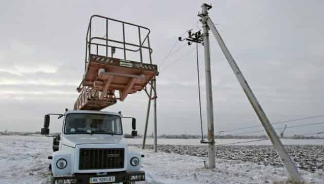 About 400 towns and villages in Ukraine left without electricity due to bad weather