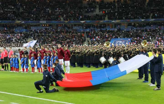Футболисты сборной России в товарищеском матче проиграли команде Франции