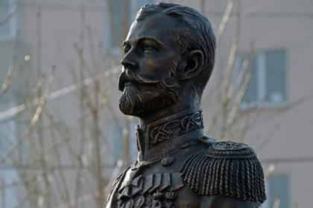 Жители уральского поселок восстали против установки бюста Николаю II
