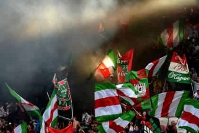 Фанаты «Рубина» развели костер из кресел на «Казань-Арене»