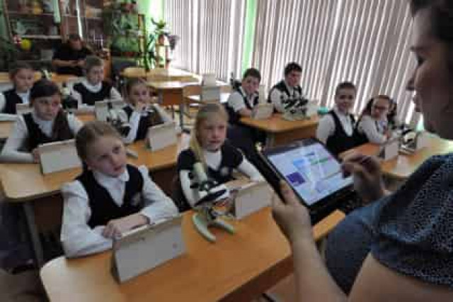 Кабмин определил сроки ликвидации второй смены в школах