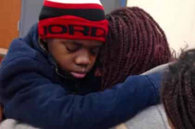 В США отец прятал сына от матери за потайной стеной (NBC)
