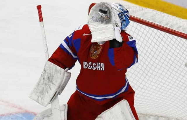Хоккеисты молодежной сборной России проиграли команде Швеции в матче чемпионата мира