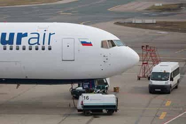 Российский самолет приземлился в США из-за сломанного двигателя
