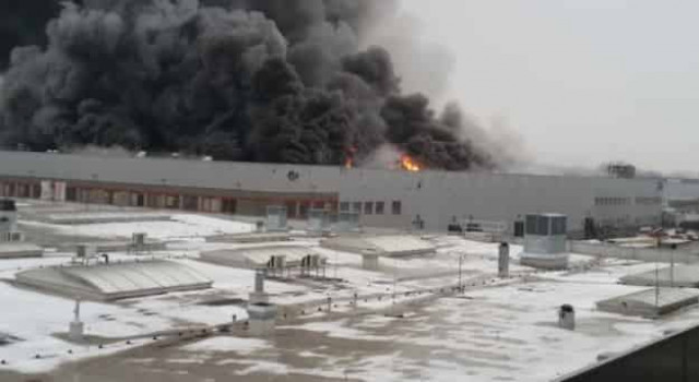 В Варшаве крупный пожар в торговом центре, 100 эвакуированных