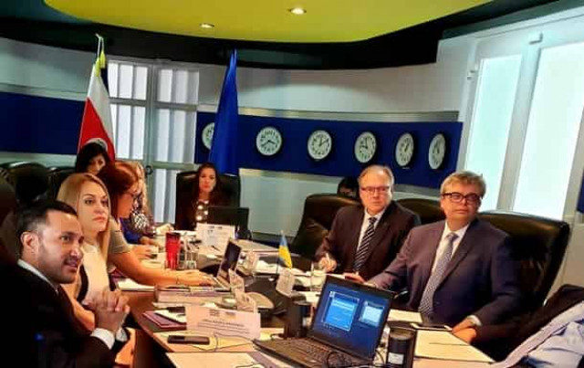 Украина договаривается о безвизе с Коста-Рикой