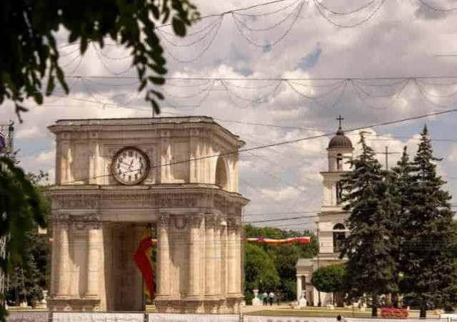 В Кишинев летят посланники Москвы, Брюсселя и Вашингтона
