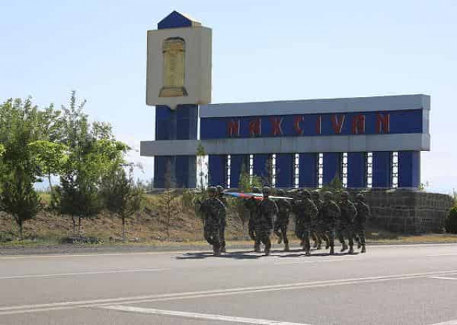 Азербайджан и Турция проведут совместные военные учения 
