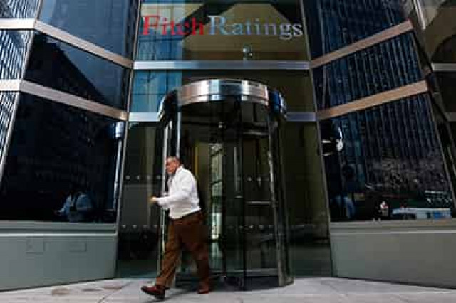 Fitch понизило рейтинги 13 российских банков