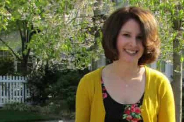 Пенсионер вернул американке потерянное на пляже кольцо с бриллиантом