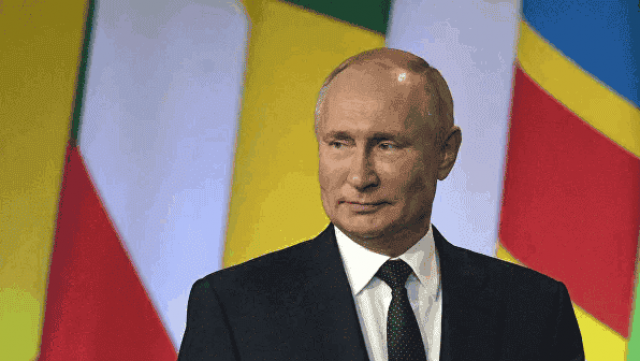 У Петербурзі показали характеристику КДБ на Путіна (ФОТО)