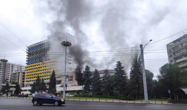 В Мелитополе пылает база оккупантов, взрывов не было
