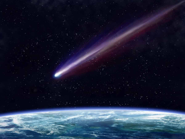 К Земле мчится комета размером с город: ее можно будет увидеть
