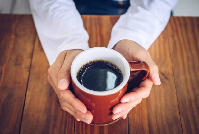 Що станеться з вашим тілом, якщо пити каву без кофеїну: п'ять цікавих змін
