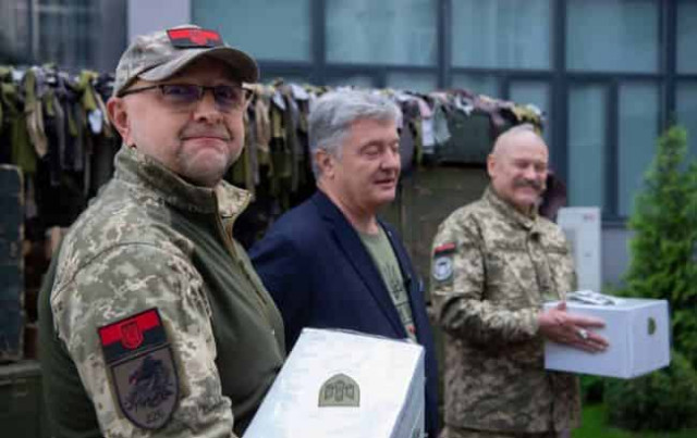 Порошенко передал дроны Autel для бойцов ССО
