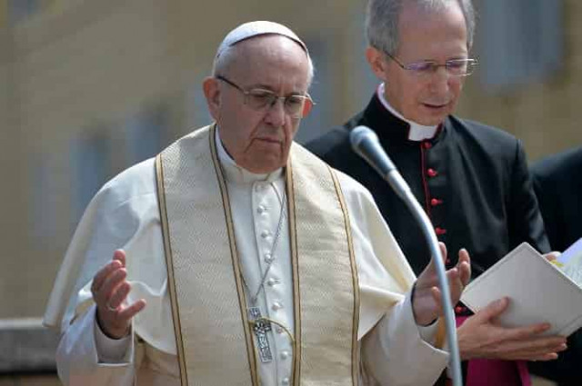 Папа Римский вновь призвал конфликтующие стороны остановить кровопролитие в Карабахе