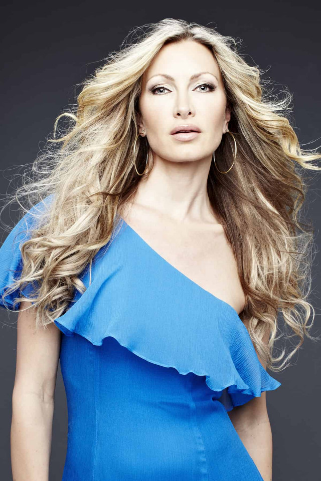 Известная модель пообещала Путину нюдсы, если он уберется из Украины
