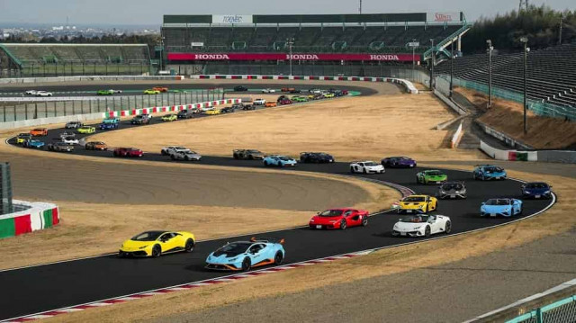 Lamborghini устроила рекордный парад автомобилей
